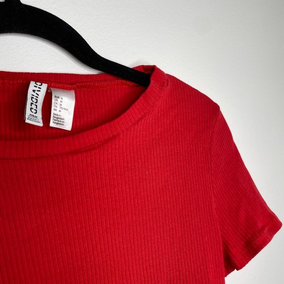 RED CROPPED T-SHIRT - Picture 2 of 2